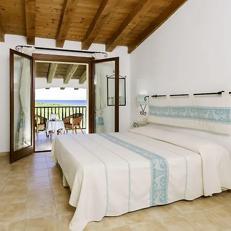 Mclub Del Golfo Hotel 4*